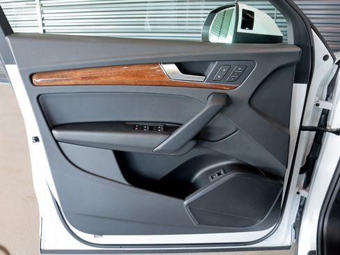 Certified 2023 Audi Q5 2.0T Premium w/ Convenience Package image 18