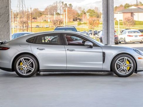 Used 2018 Porsche Panamera image 54
