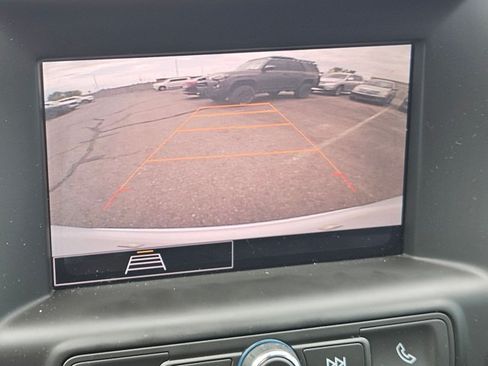 Used 2022 GMC Terrain SLE w/ Driver Convenience Package FWD image 13