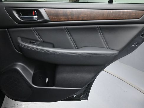 Used 2018 Subaru Outback 2.5i Limited AWD/4WD image 29
