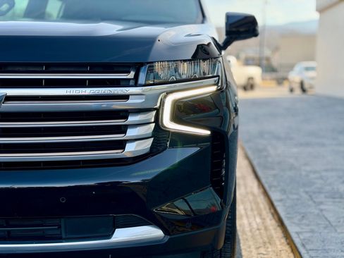 Used 2021 Chevrolet Tahoe High Country w/ Premium Package 2 image 9