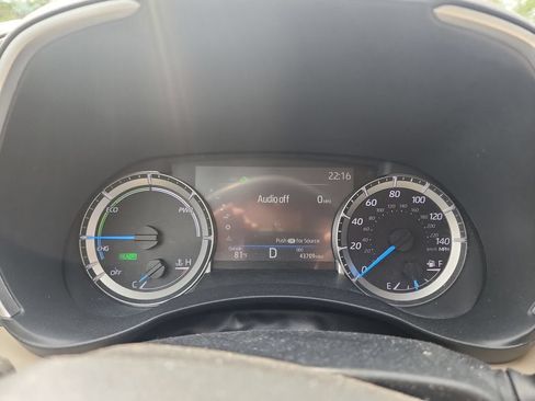 Used 2023 Toyota Highlander XLE AWD/4WD image 19