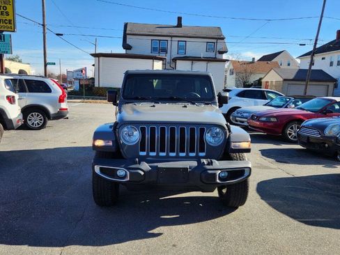 Used 2018 Jeep Wrangler Unlimited Sahara w/ Dual Top Group AWD/4WD image 3