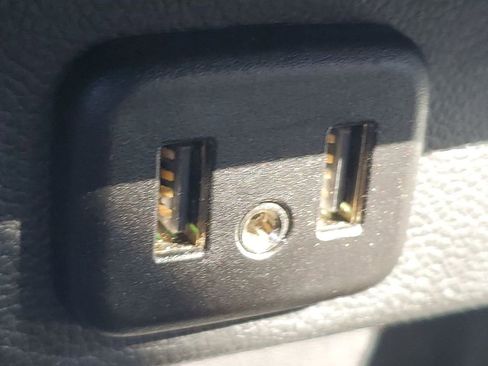 Used 2023 Chevrolet Traverse LS image 30