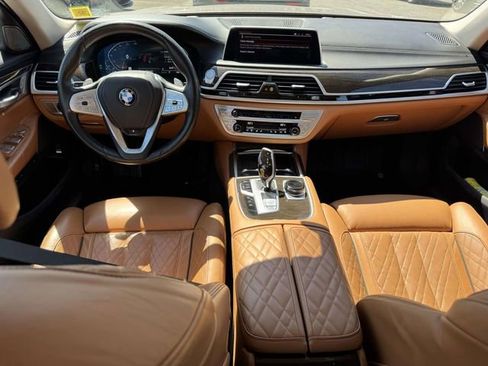 Used 2021 BMW 740i xDrive w/ Luxury Rear Seating Package AWD/4WD image 16