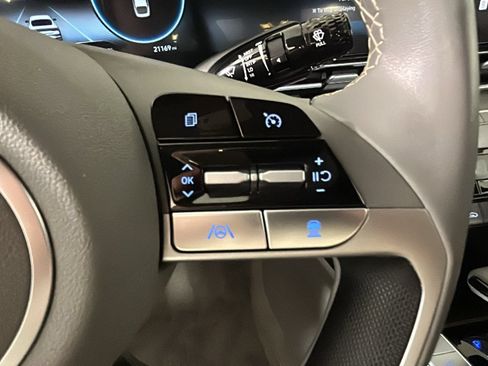 Certified 2023 Hyundai Elantra SEL w/ Convenience Package FWD image 21