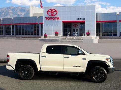 Used 2021 Toyota Tundra Limited w/ Limited Premium Package AWD/4WD image 3