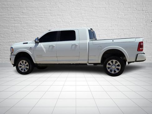 Used 2022 RAM 2500 Limited AWD/4WD image 2