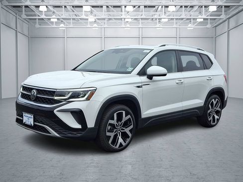 Certified 2023 Volkswagen Taos SEL AWD/4WD image 3