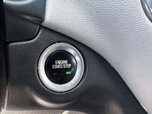 Used 2020 Chevrolet Equinox LS FWD image 23