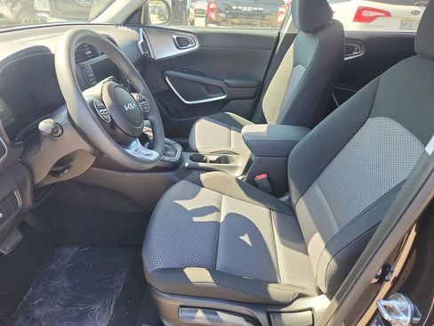 New 2025 Kia Soul LX image 9