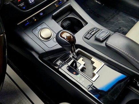 Used 2015 Lexus ES 350 w/ Luxury Package FWD image 17