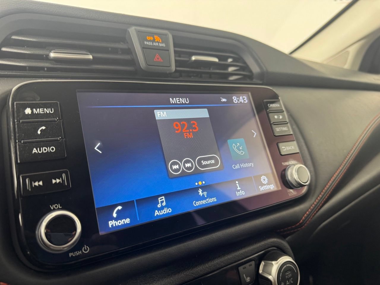 Used 2025 Nissan Versa SR FWD image 18