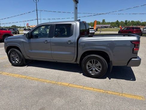 Used 2025 Nissan Frontier SV w/ SV Convenience Package RWD image 12