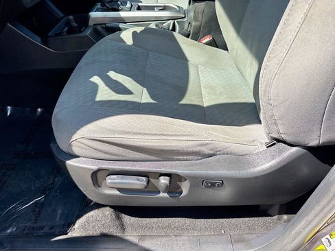 Used 2021 Toyota Tacoma SR5 RWD image 18