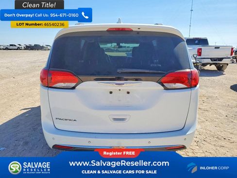 Used 2018 Chrysler Pacifica Touring-L image 8