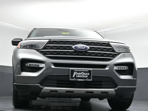 Certified 2021 Ford Explorer XLT w/ Equipment Group 202A AWD/4WD image 37