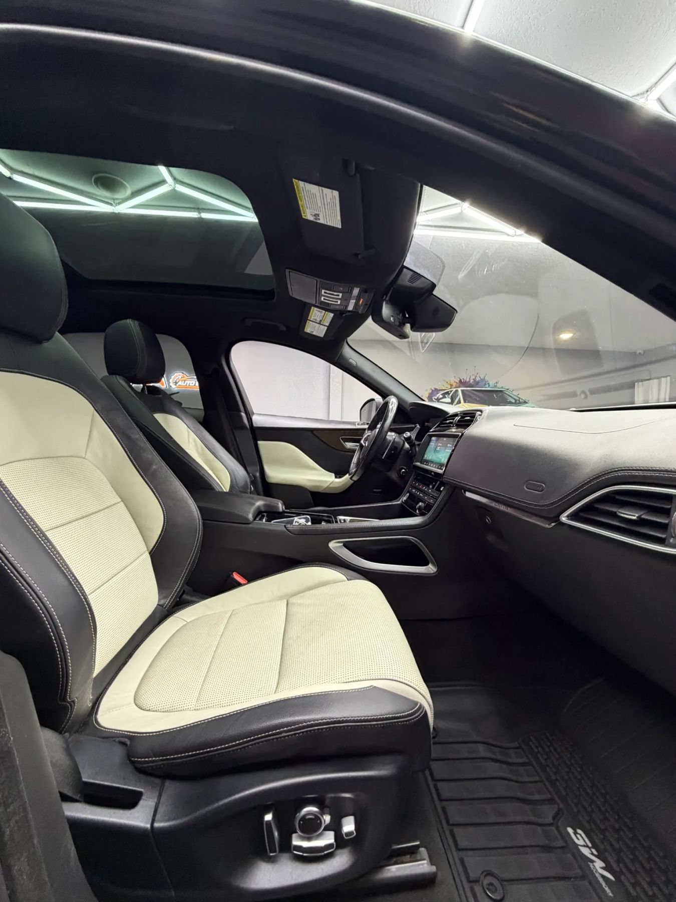 Used 2018 Jaguar F-PACE R-Sport AWD/4WD image 30