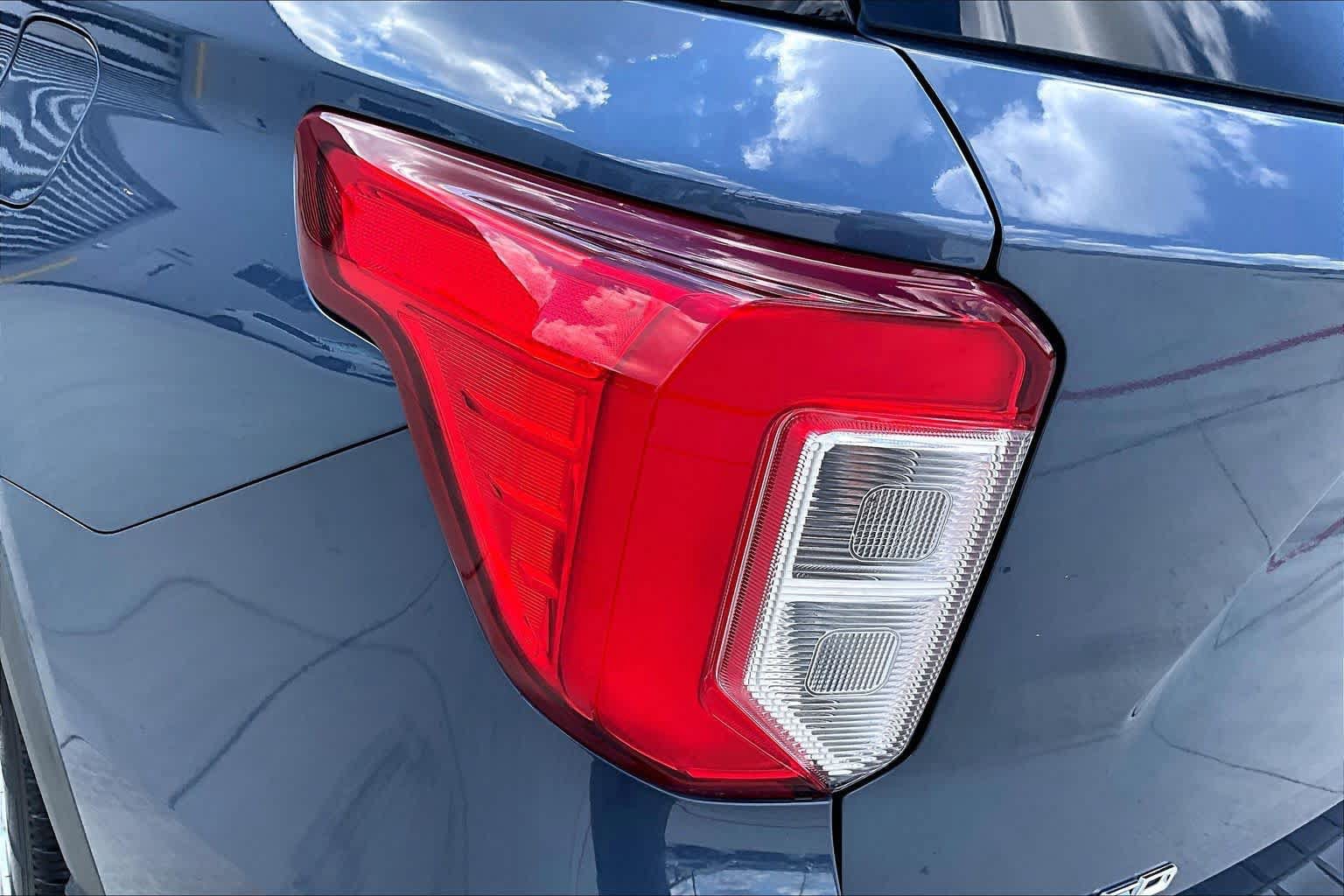 Used 2021 Ford Explorer Limited w/ Equipment Group 301A RWD image 27