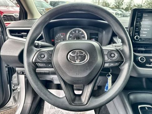 Used 2022 Toyota Corolla LE image 23