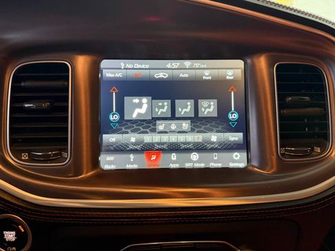 Used 2019 Dodge Charger Scat Pack w/ Technology Group RWD image 39