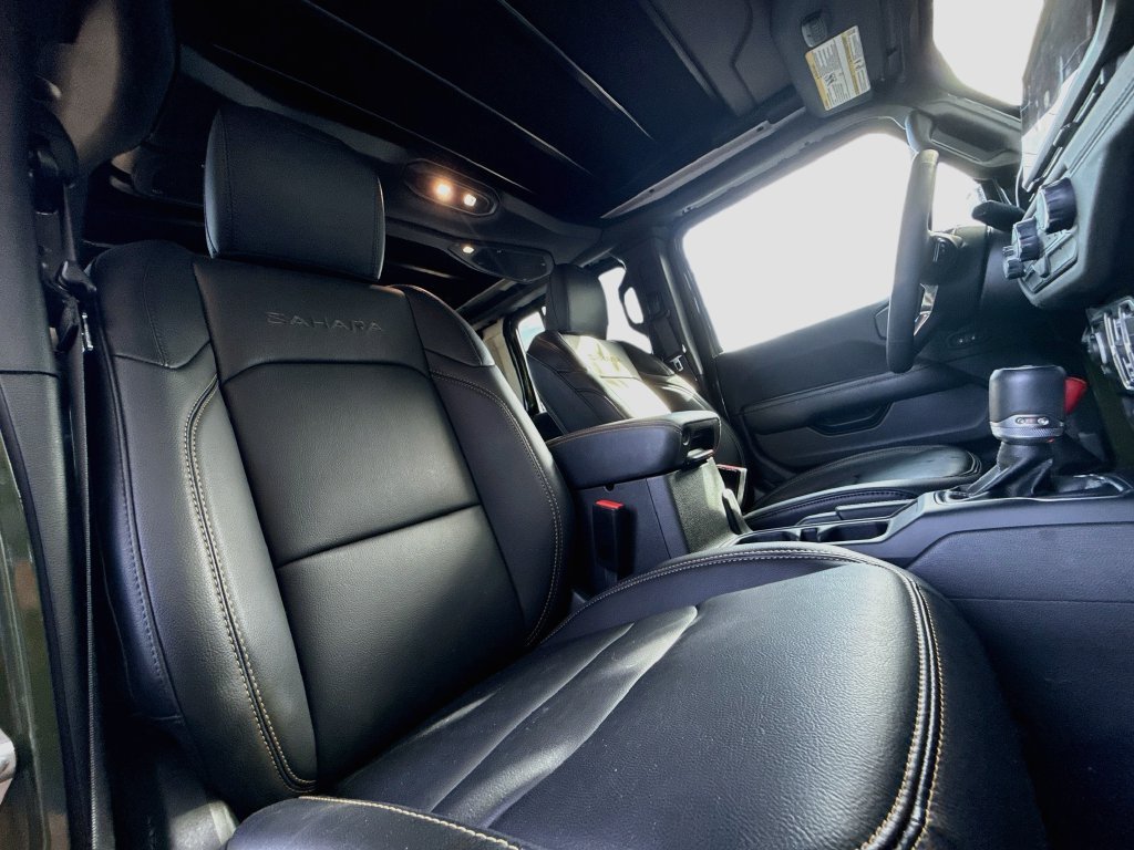 Used 2024 Jeep Wrangler Unlimited Sahara AWD/4WD image 32
