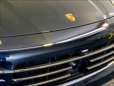 Used 2023 Porsche Cayenne Platinum Edition AWD/4WD image 34