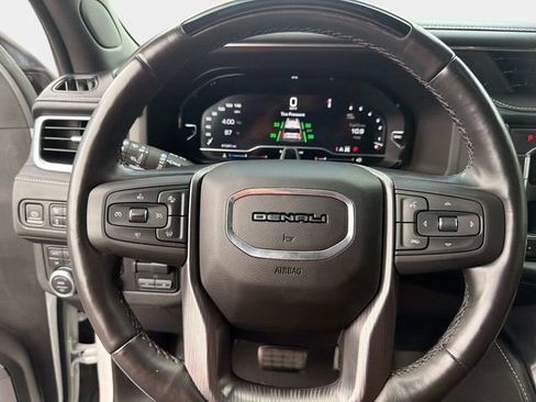 Used 2023 GMC Yukon Denali Ultimate w/ LPO, Floor Liner Package AWD/4WD image 24