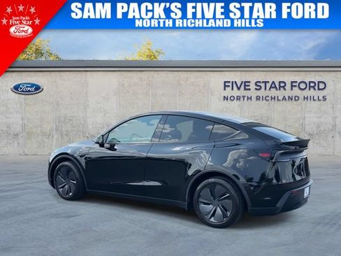 Used 2026 Tesla Model Y AWD image 7