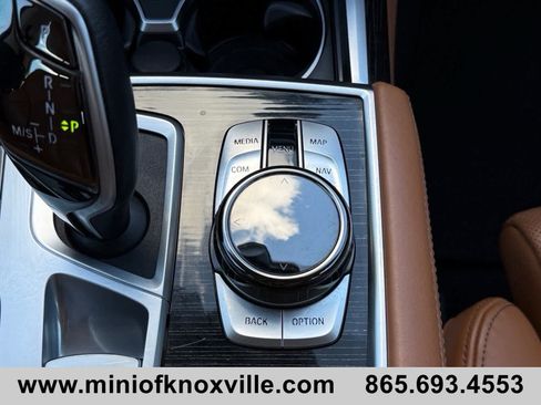 Used 2022 BMW 740i w/ Premium Package image 21