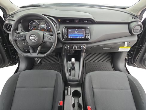 New 2025 Nissan Kicks Play S image 9