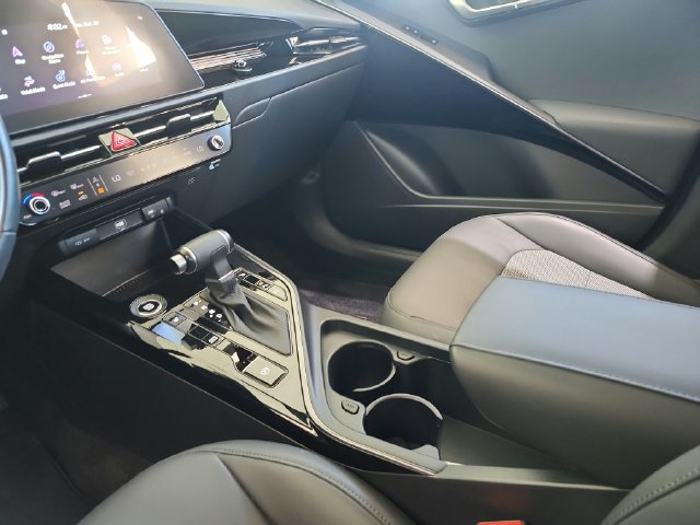 Certified 2024 Kia Niro EX FWD image 10