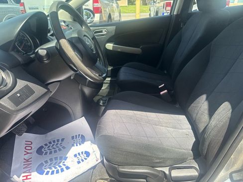 Used 2013 MAZDA MAZDA2 Sport image 10