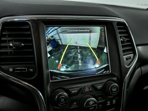 Used 2018 Jeep Grand Cherokee Altitude image 28