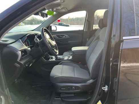 Certified 2021 Chevrolet Traverse LT image 5