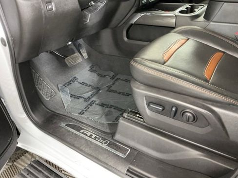 Used 2023 GMC Sierra 3500 AT4 w/ AT4 Premium Plus Package image 19