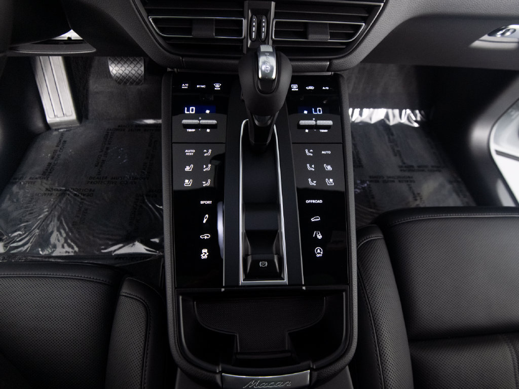 Certified 2026 Porsche Macan S AWD/4WD image 26