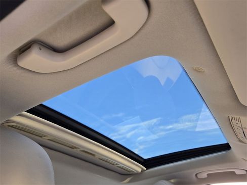 Used 2019 Mercedes-Benz C 300 Sedan image 17