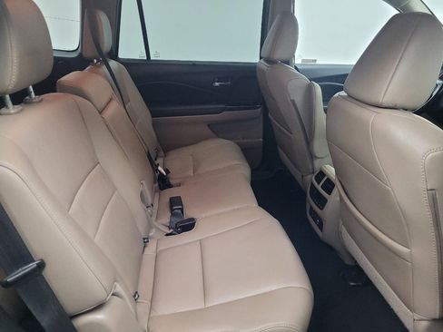 Used 2018 Honda Pilot Touring image 19