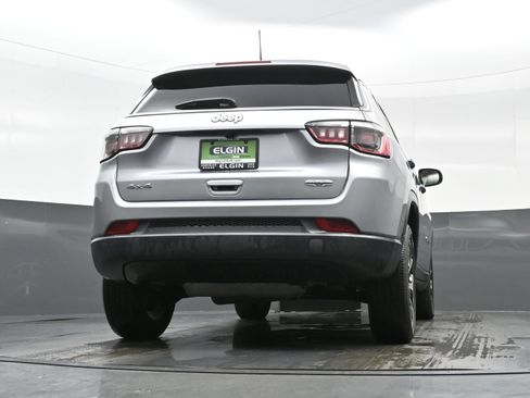 Used 2024 Jeep Compass Latitude AWD/4WD image 32