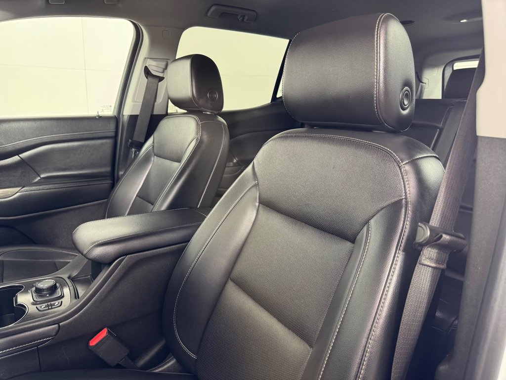 Used 2023 GMC Acadia SLT FWD image 13
