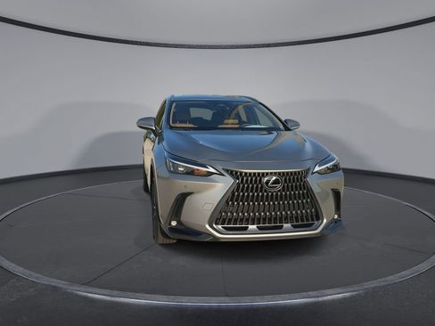 Used 2024 Lexus NX 250 FWD image 3