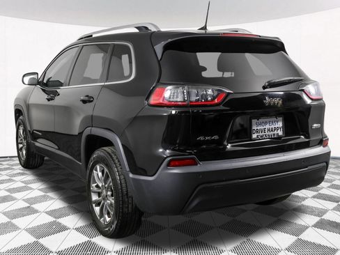 Used 2019 Jeep Cherokee Latitude Plus w/ Cold Weather Group AWD/4WD image 17