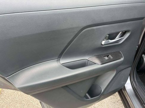Used 2025 Nissan Kicks SV FWD image 5