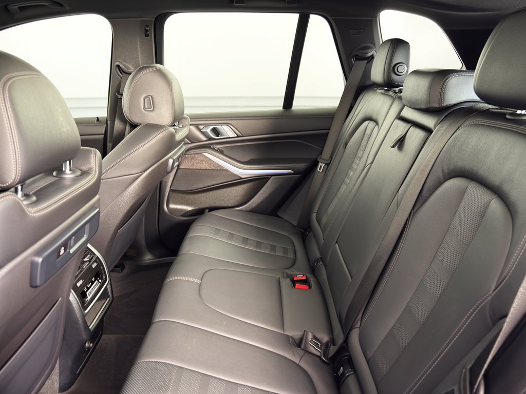 Used 2022 BMW X5 sDrive40i w/ M Sport Package RWD image 25