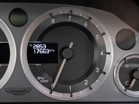 Used 2014 Aston Martin DB9 Volante image 22