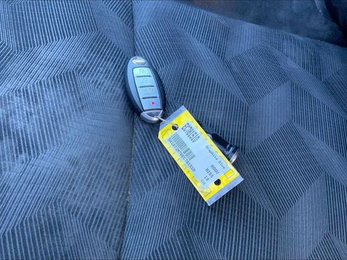 Used 2014 Nissan Rogue SV w/ SV Premium Package image 15