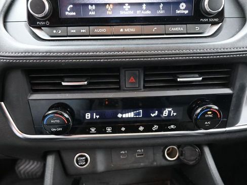 Used 2023 Nissan Rogue SV image 25