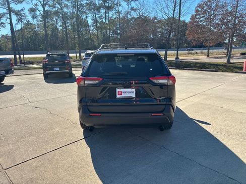 New 2025 Toyota RAV4 XLE image 5