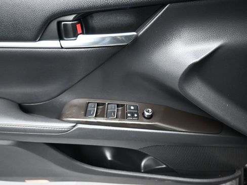 Used 2022 Toyota Camry XSE image 10